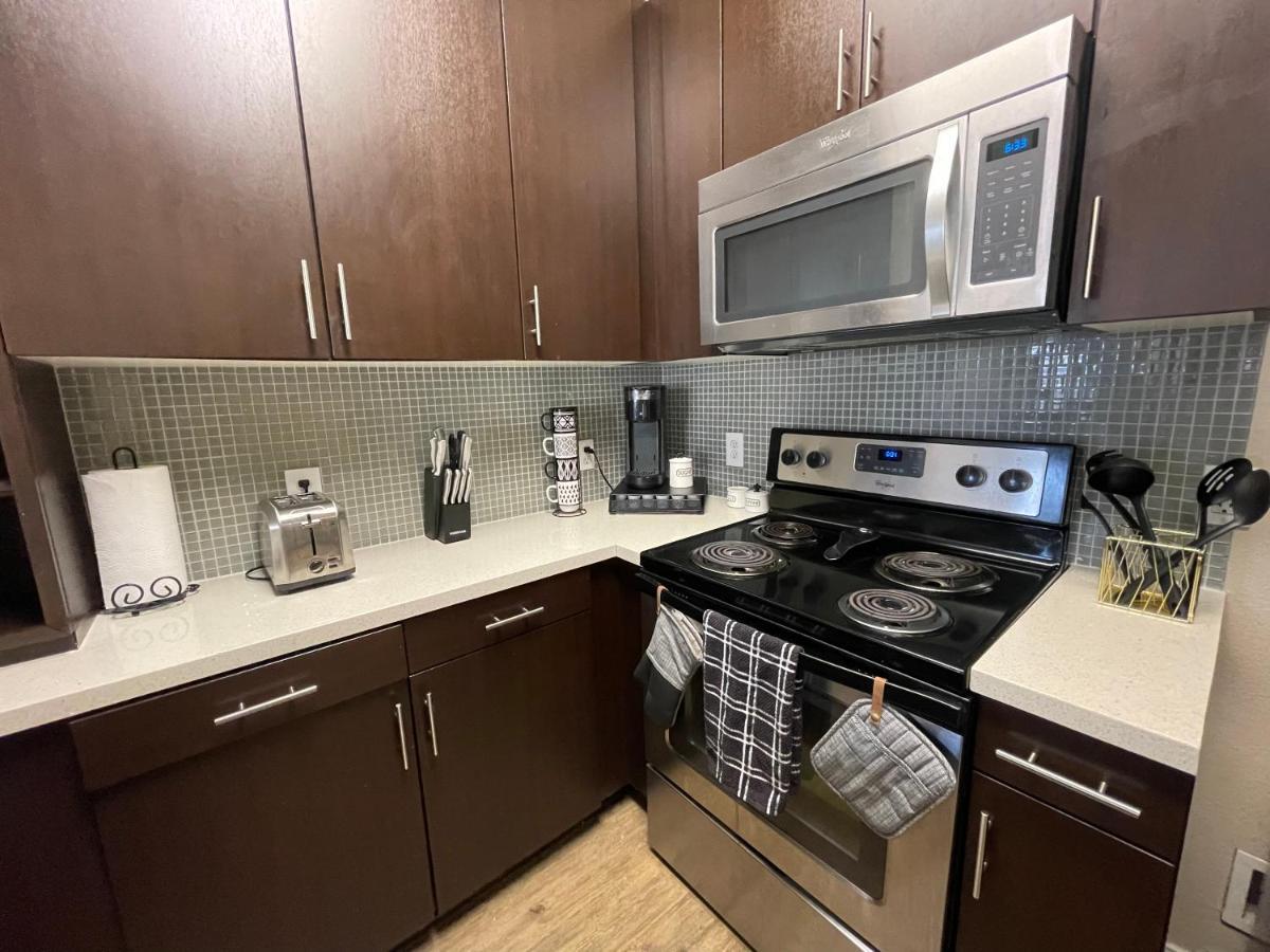 Aqua Marina Del Rey/2 Bedroom Apartment