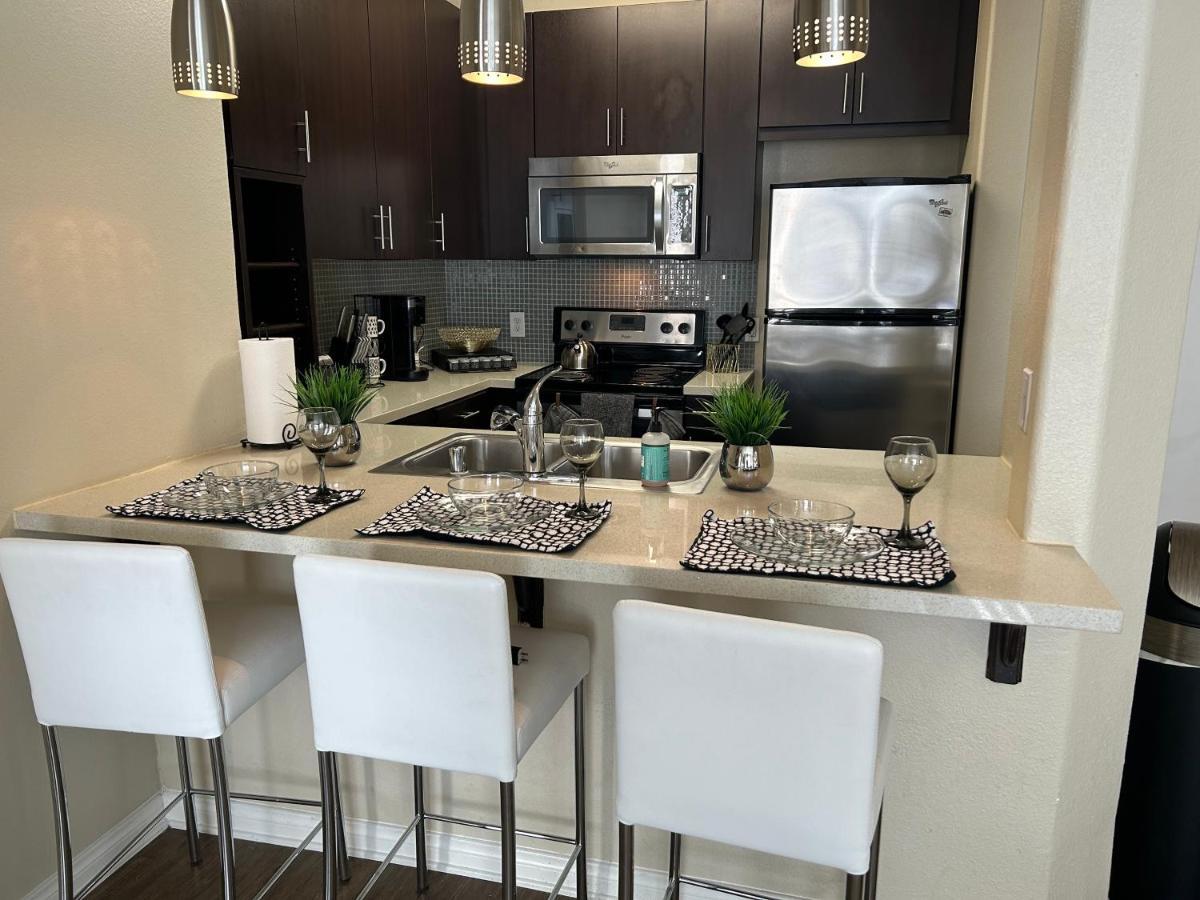 Aqua Marina Del Rey/2 Bedroom Apartment